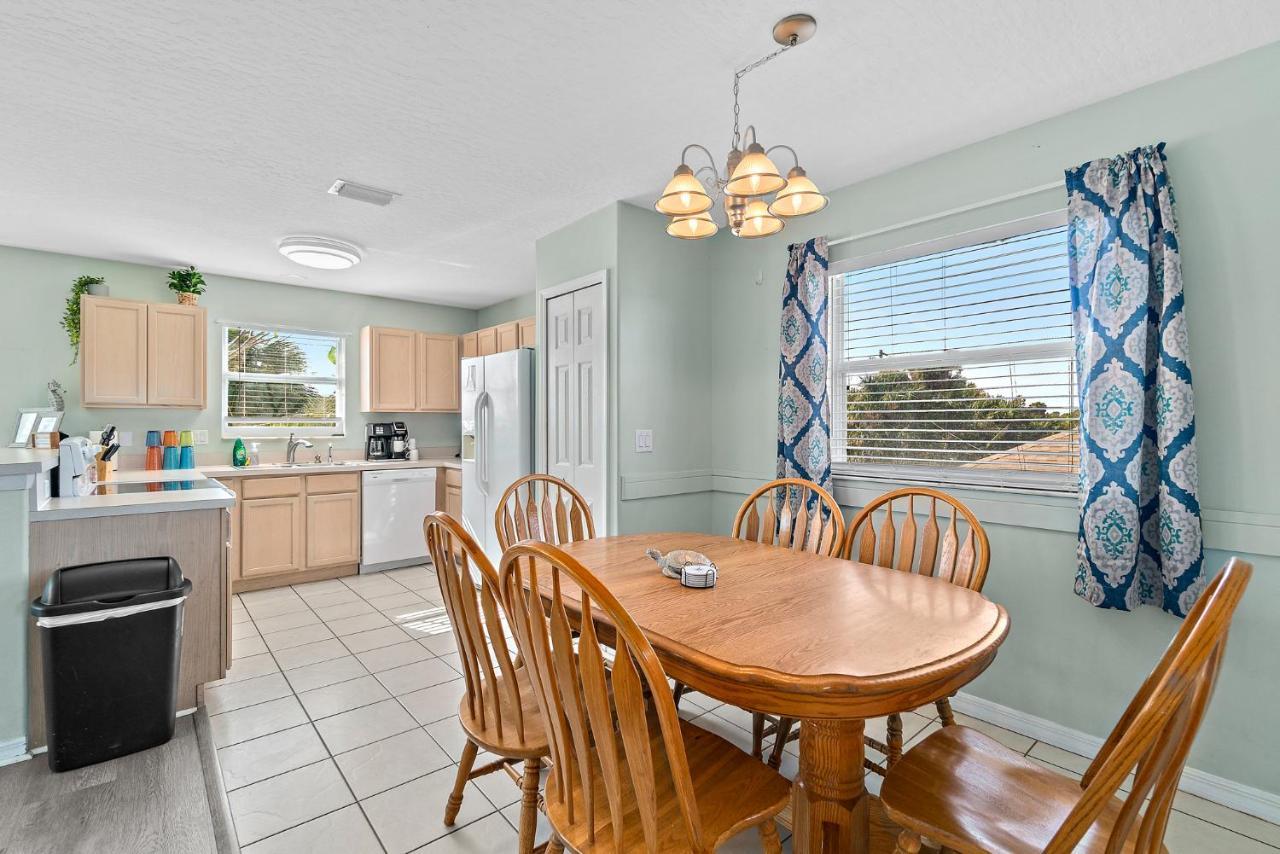 Surfside Paradise Retreat - 3Br And 2Ba Duplex, Grill, Dog Friendly - Close To The Beach! Melbourne Esterno foto
